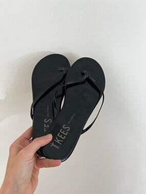 TKEES Glosses Black Minimalist Flip Flop Sandals